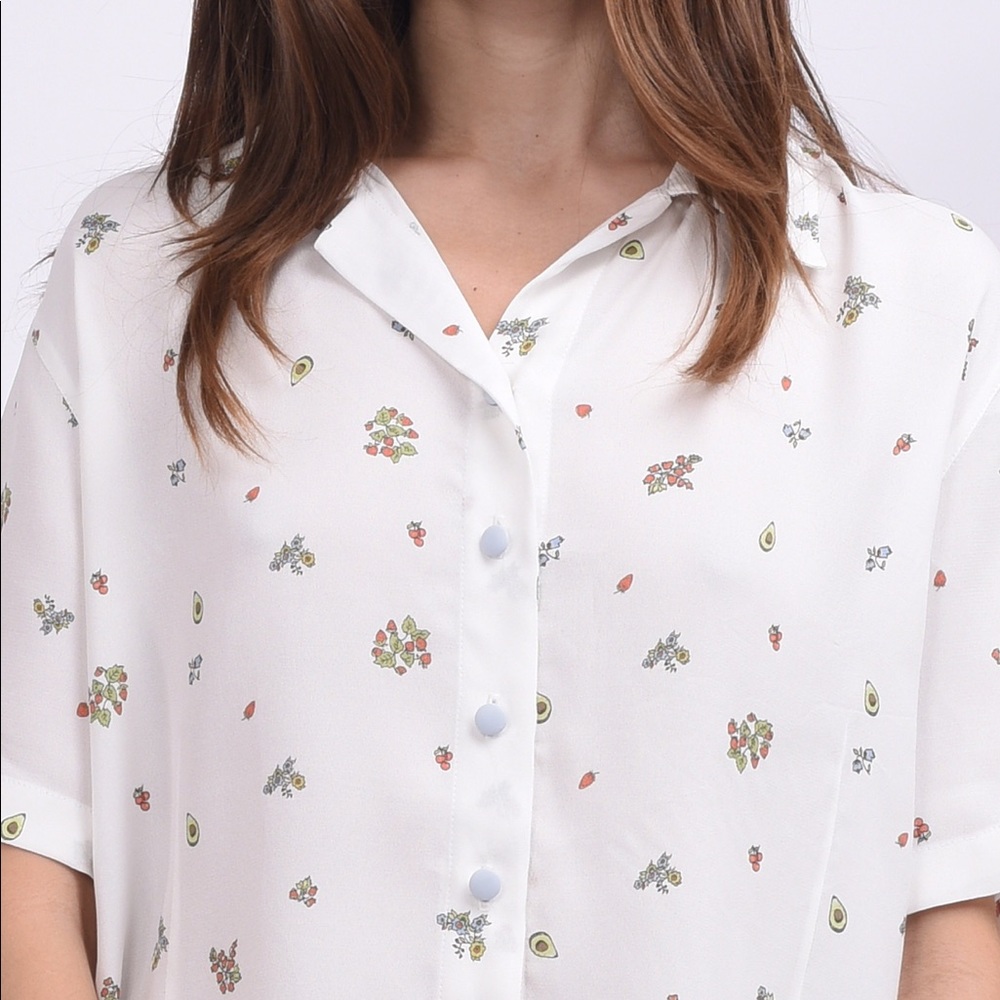 Classic short sleeves button-up blouse